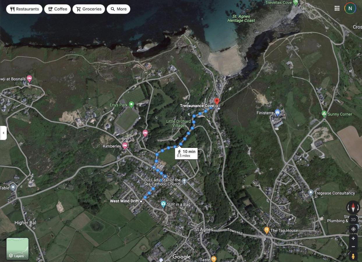 Howlyek, In St Agnes Village Buitenkant foto