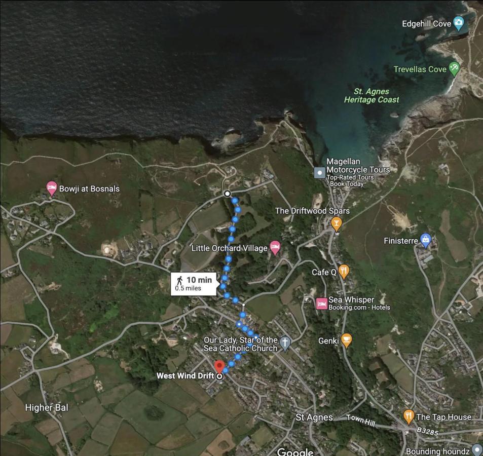 Howlyek, In St Agnes Village Buitenkant foto